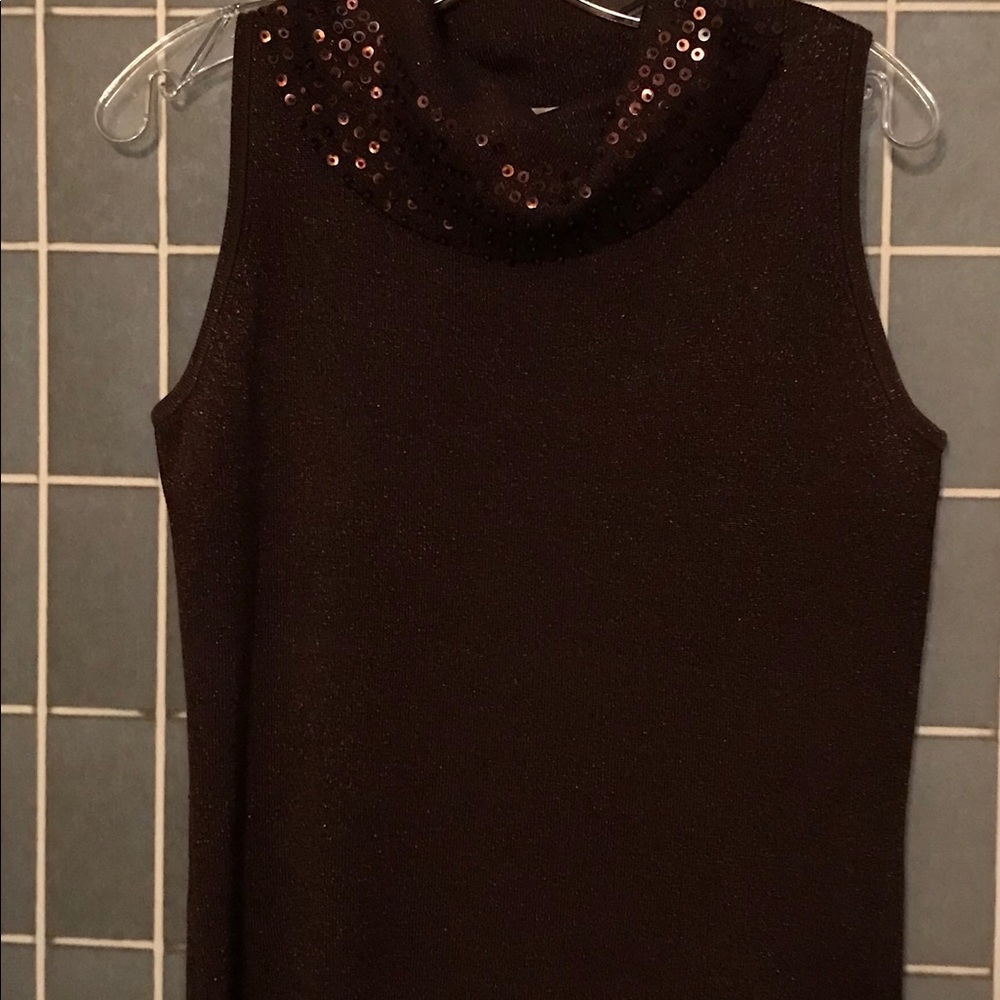 Sleeveless bronze turtleneck
